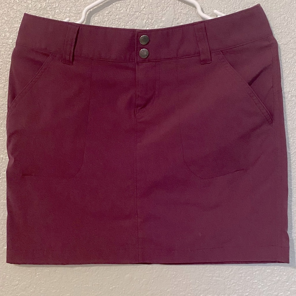 NWOT. Columbia Skirt with Pockets